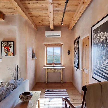 Сasa de vacaciones Serene Historic With Sunset Views *