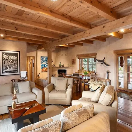 Serene Historic With Sunset Views Сasa de vacaciones Santa Fe